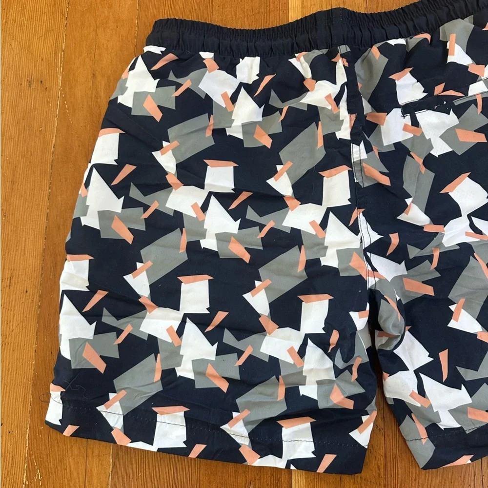 Vestige Geometric Print Swim Shorts NWT Navy Size Large